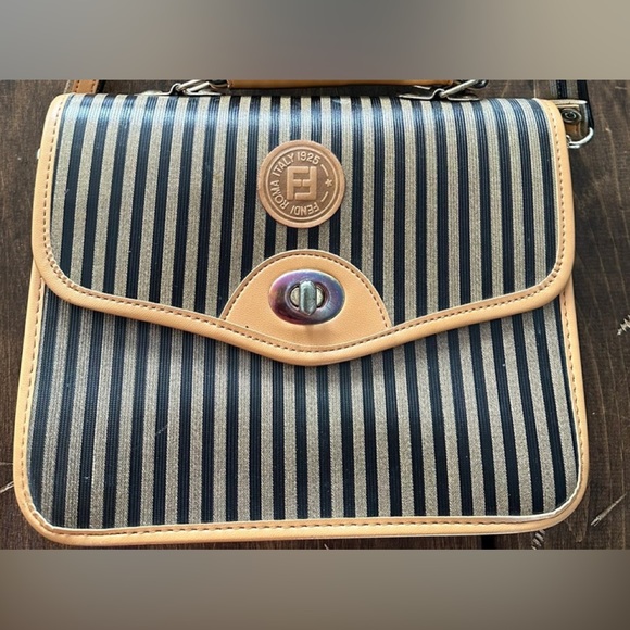 Purse closet clean out! 2 for $50 - Picture 7 of 9